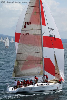 Under sail Beneteau First 40